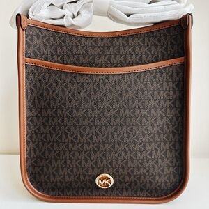 Authentic Michael Kors Luisa Large Signature Logo Messenger Bag Brown/Luggage